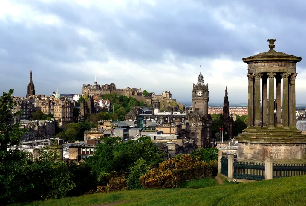 Panoramic view of Edinburgh from a hilltop, symbolising opportunities for gas engineer jobs Edinburgh.